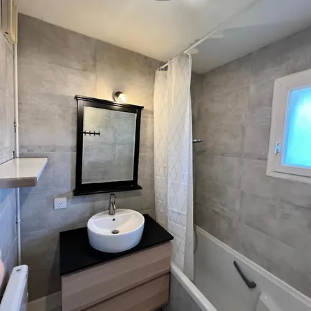 Appartement Talence, Near Bordeaux - Parking, Terrace, Sleeps 6 *