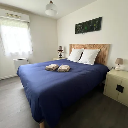 Talence, Near Bordeaux - Parking, Terrace, Sleeps 6 * Talence