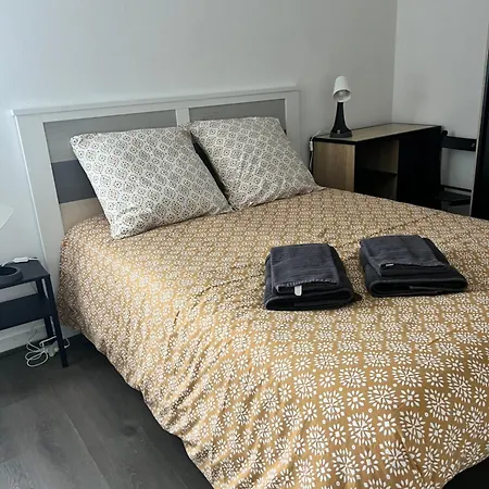 Talence, Near Bordeaux - Parking, Terrace, Sleeps 6 Appartement *